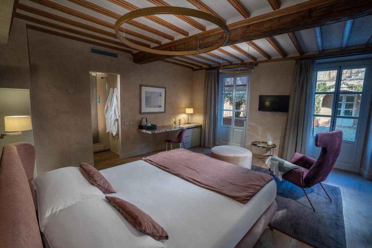 Il Cortile Di San Michele Bed & Breakfast Guarene Exterior photo