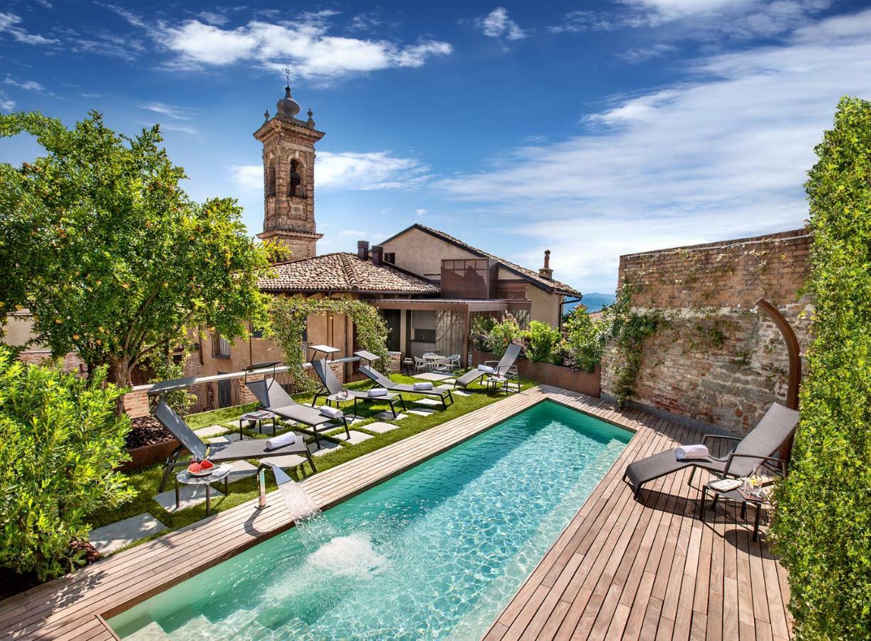 Il Cortile Di San Michele Bed & Breakfast Guarene Exterior photo