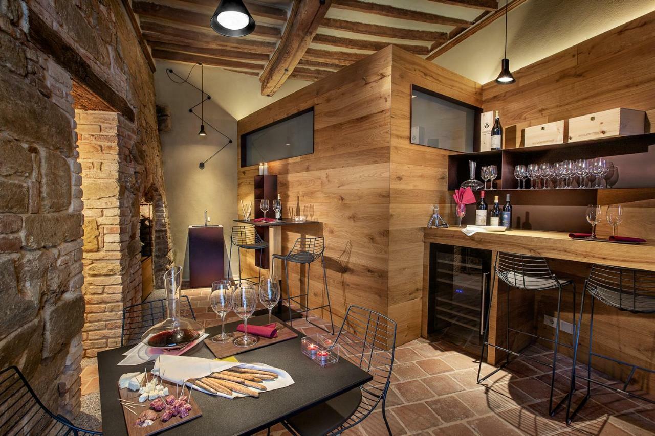Il Cortile Di San Michele Bed & Breakfast Guarene Exterior photo
